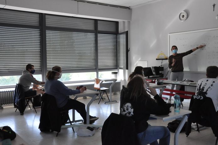 Archiefbeeld Onze-Lieve-Vrouwe instituut in Poperinge