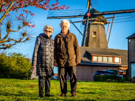 Bert (85) en Dini (86) hadden in oorlog de tijd van hun leven: ‘Slootje springen, knikkeren en nooit honger’