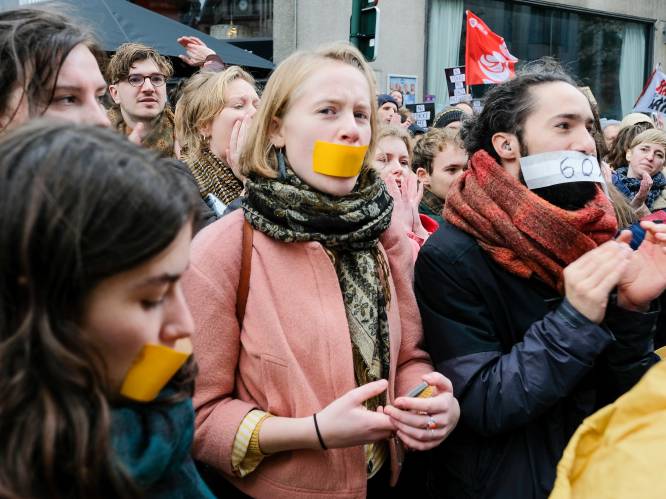 1.500 boze kunstenaars betogen aan Vlaams parlement: “Jambon heeft geen idee hoe cultuursector werkt”