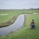 Investeerders helpen startende boer die weidevogels beschermt, aan grond