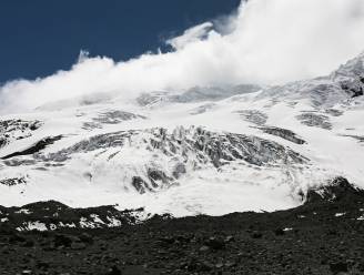 Drie alpinisten komen om het leven bij val van 60 meter diep in Ecuador, twaalf anderen raken gewond