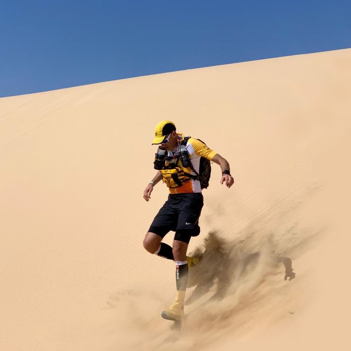 René Bleuanus uit Gorinchem tijdens een training voor de Marathon des Sables.