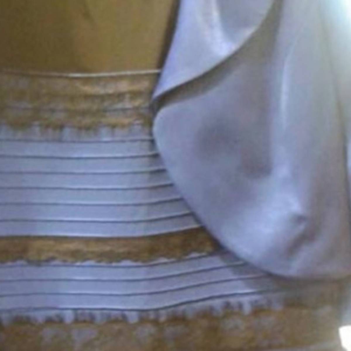 Blauwe of gouden jurk outlet