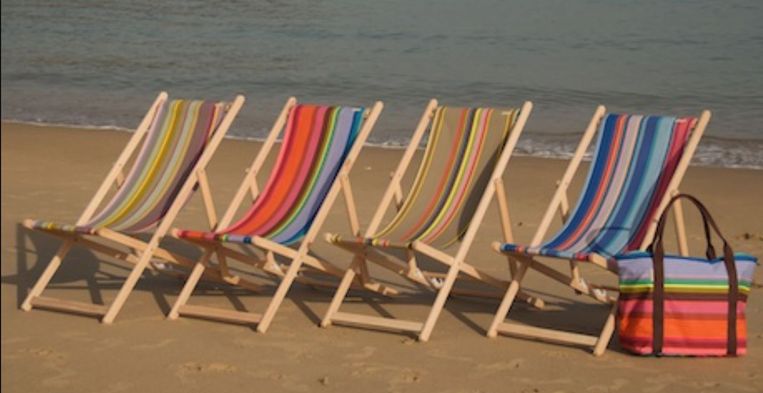 rijk idee Traditioneel Met deze vrolijke strandstoelen maak je van je tuin je eigen beachclub