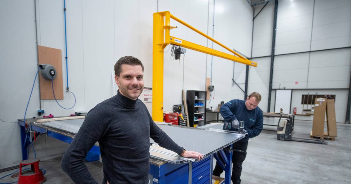 Politiebussen over de hele wereld rijden met speciale vloer en stoelen van dit Almelose bedrijf.