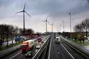De windmolens langs de A15 ter hoogte van Hardinxveld-Giessendam kwamen er wel. Deze werden in 2013 gebouwd en zijn tot aan de as 108 meter hoog.
