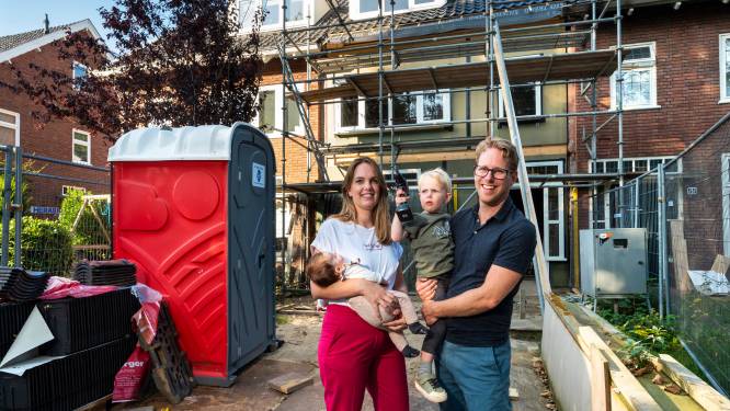 Eva en Tobias zagen droomhuis vlak voor overdracht in brand gestoken worden, maar zijn ‘gewoon’ gaan herbouwen