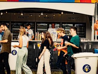 Festivalorganisatoren zoeken tot op het laatst naar helpers: de voetbalploeg die komt tappen is niet overal nog een zekerheid