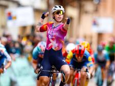 Lorena Wiebes dankt teamgenote Lotte Kopecky en wint eerste etappe van RideLondon Classique
