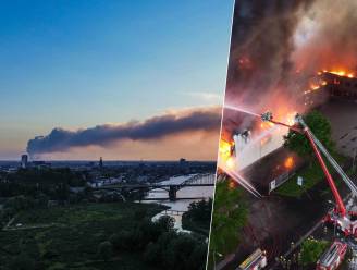 Rookwolken van brand in Oss goed te zien in regio Nijmegen, inwoners kunnen last hebben van roetdeeltjes