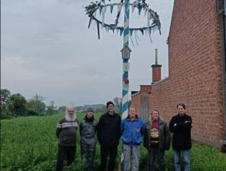 Wijkcomité Kouterbaan, Beekkant en Middenweg plant Meiboom