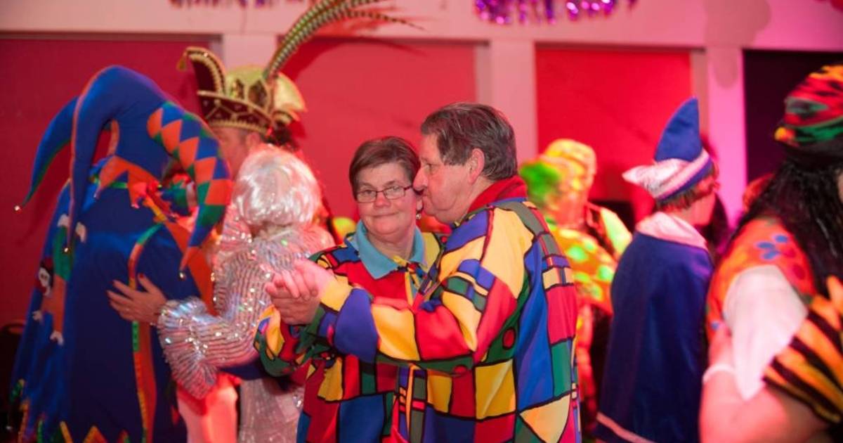 Senioren genieten van het carnaval 'als anderen genieten' | Etten-Leur