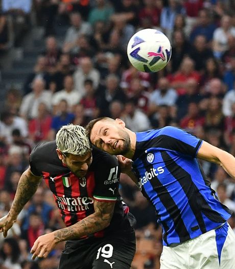 Stefan de Vrij en Denzel Dumfries onderuit in grimmige derby van Milaan