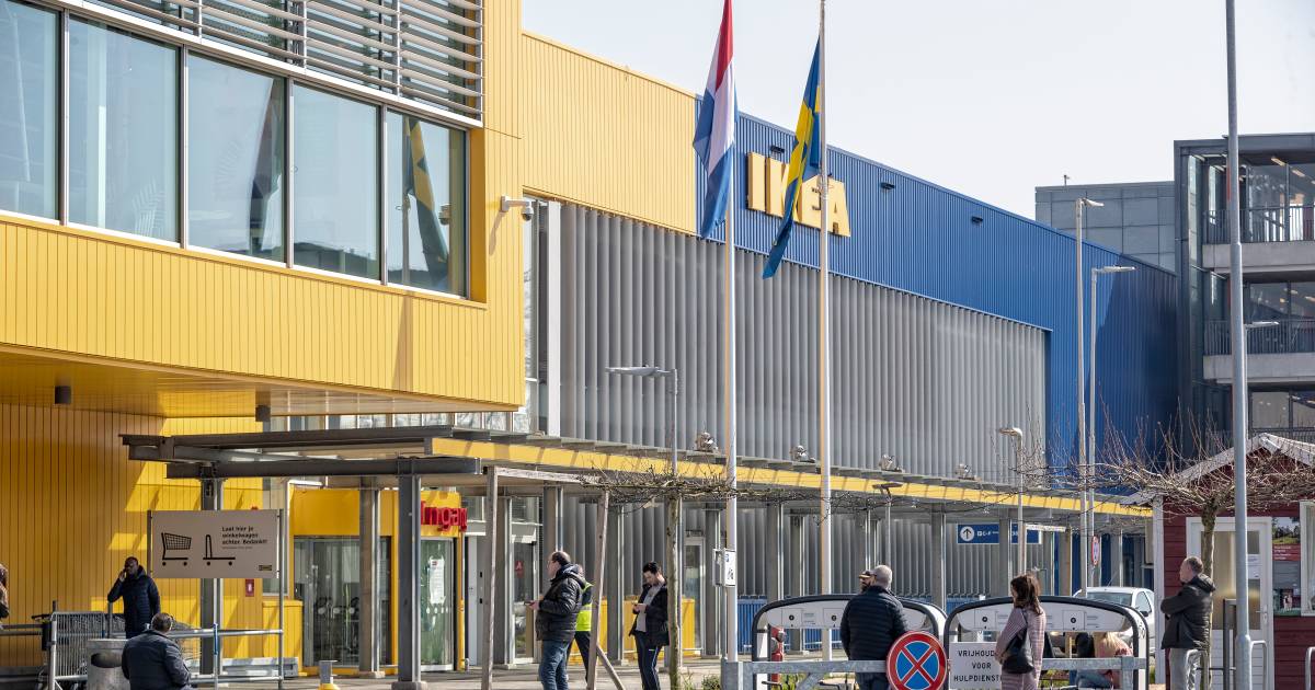 stickers van gele mondkapjes op de borst vallen verkeerd ikea zegt sorry dit kan echt niet binnenland destentor nl