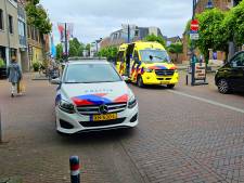Twee fietsers botsen op elkaar in Bennekom: één persoon naar het ziekenhuis
