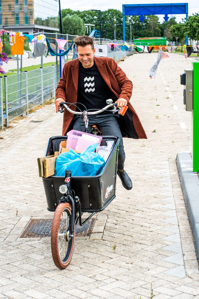 Wethouder Rik Thijs  opent nieuwe mileustraat Eindhoven