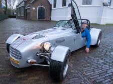 Rob (72) bouwde zelf een auto, deed 'm weg en kocht een Donkervoort: ‘Het instappen wordt wel steeds lastiger’