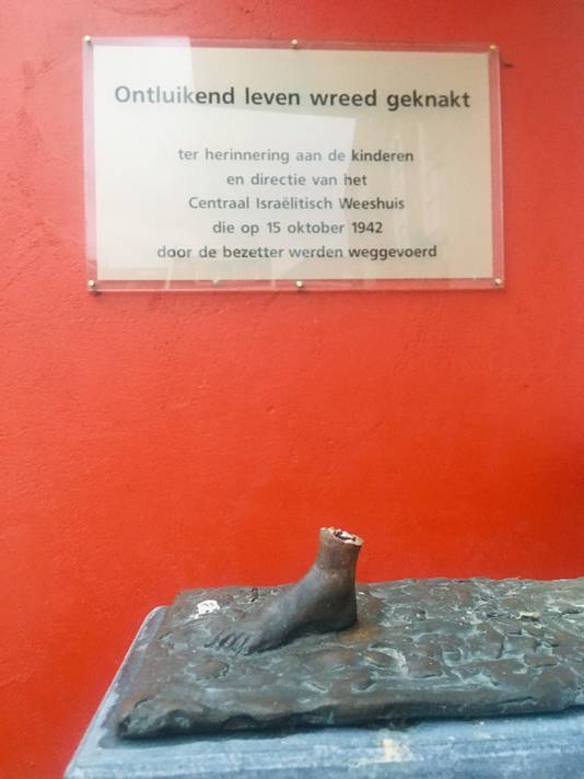 Het voetje was het enige dat overbleef.