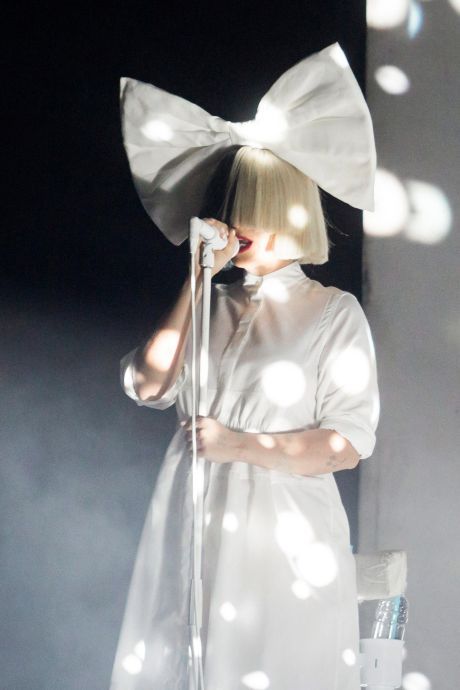La chanteuse Sia révèle être autiste