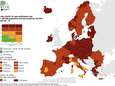 Heel Europa kleurt rood of donkerrood op coronakaart, slechts een paar oranje vlekjes