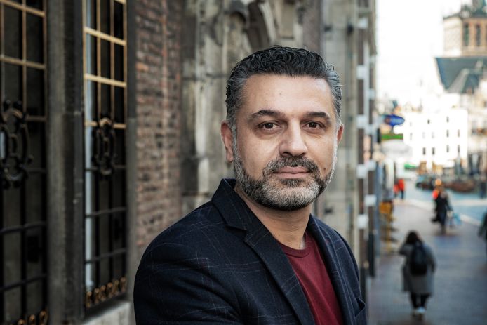 Ammar Selman zat namens de Partij van de Arbeid negen jaar in de Nijmeegse gemeenteraad, maar legt dat werk nu noodgedwongen neer.
