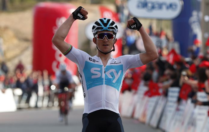 Kwiatkowski juicht na een ritzege in de Ronde van Algarve vorige maand.