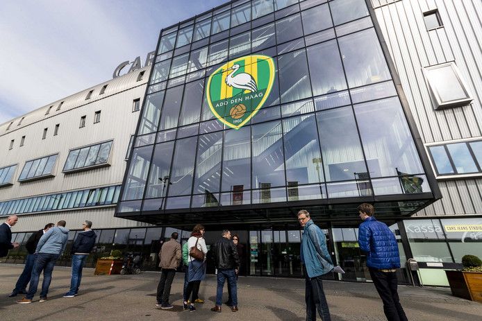 Cum Laude Events verzorgt in het Cars Jeans stadion de catering van de ADO-fans en de supporters van bezoekende clubs.