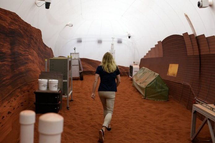 De participanten zullen een jaar lang het leven op Mars simuleren.