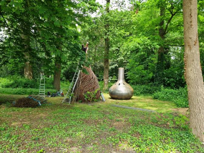Nieuw kunstwerk in Heldenpark verwijst naar oude bomen
