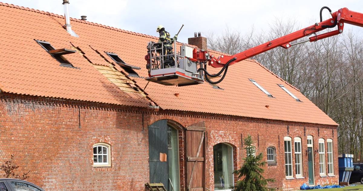 Brand in boerderij aan het Vooreind in Hulsel (video)