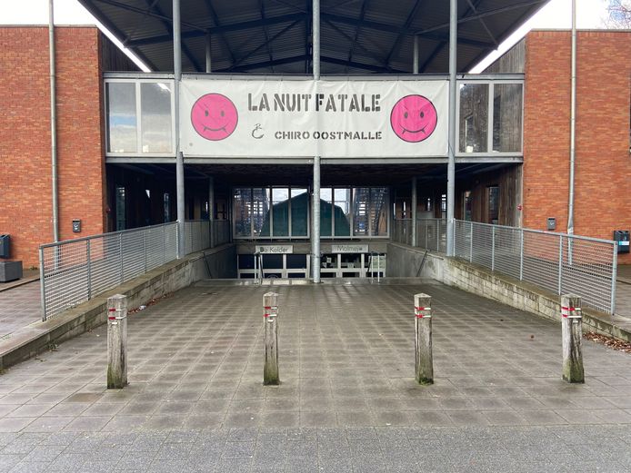 De feiten vonden plaats op La Nuit Fatale in Malle op 9 april.