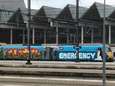 Graffiti-artiest bekladt trein met indrukwekkende klimaatboodschap