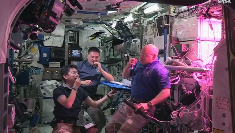 Astronauten in het ISS. Beeld AFP