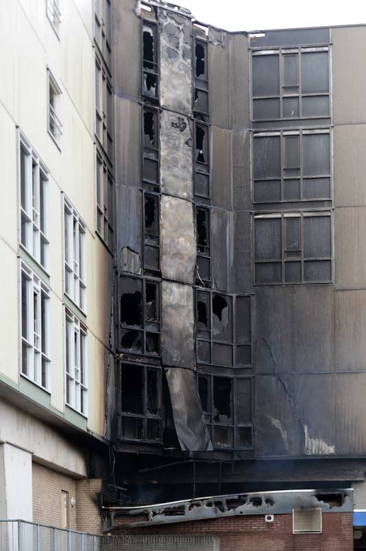 De brand in de Nijmeegse seniorenflat Notenhout, waarbij in 2015 vier doden vielen, is volgens brandexpert Fred Vos goed vergelijkbaar met de tragedie in Londen.