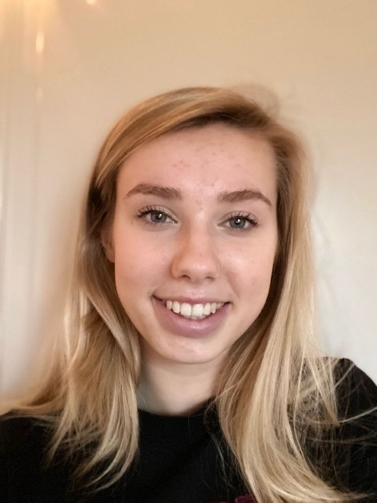 Anouk : ‘Ik vond het niet kunnen dat we op de havo geen eindexamen in muziek konden doen. Dus heb ik net zo lang gezeurd tot het wel kon.’ Beeld 