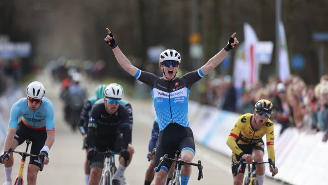 Max Kroonen uit Diepenveen boekt eerste internationale zege in tweede etappe Olympia’s Tour