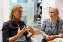Annelies Damen en Olena Zhukov, directeur Marine Design Engineering Mykolayiv in Oekraïne, bezochten samen de opvang in Polen.