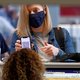 Lezersoproep: leven zonder smartphone, kan dat nog met al die QR-codes?