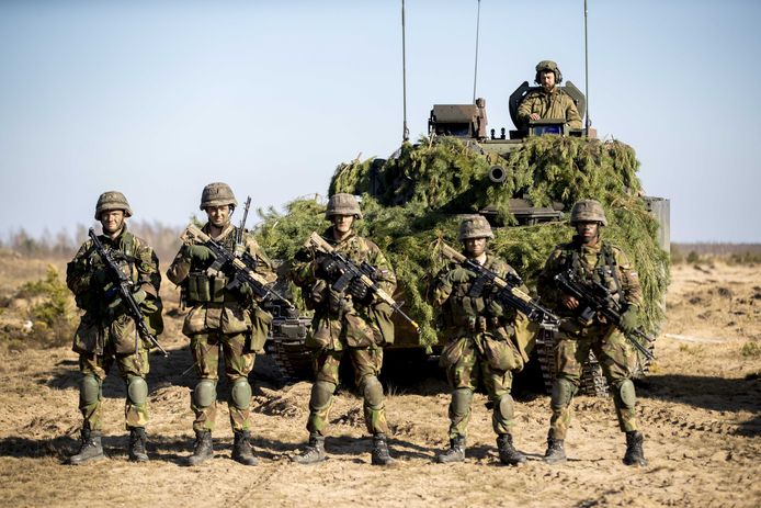 Nederlandse militairen nemen deel aan de Enhanced Forward Presence aan de Russische grens in Litouwen. Een aantal militairen is ziek geworden door het coronavirus