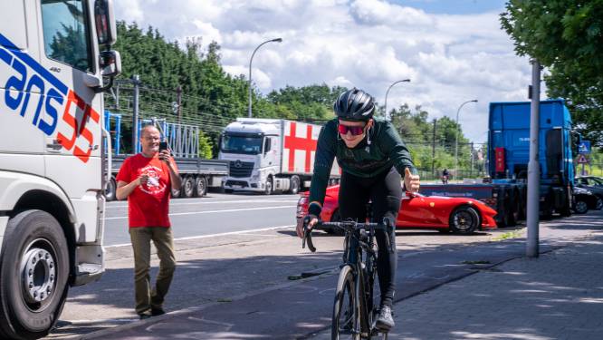 Ultrafietser Elias gaat voor 1.000 kilometer non-stop om Kom op tegen Kanker te steunen: “Rijden met glimlach op je gezicht, dat helpt écht”