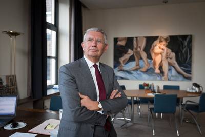 Toon van Asseldonk stapt na zes jaar op als burgemeester van Overbetuwe