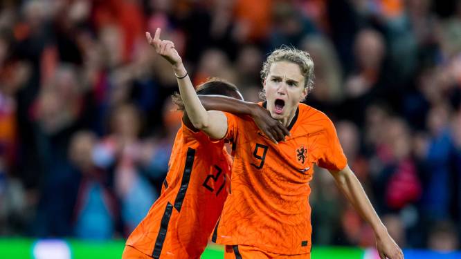 Vivianne Miedema krijgt tijdelijk standbeeld in hartje Londen