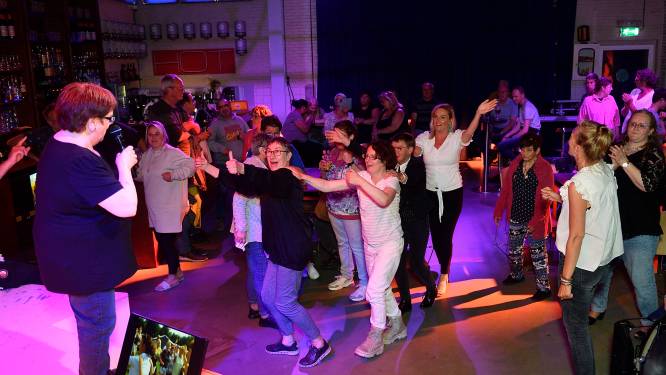 Mensen met beperking kunnen weer uit hun dak bij Poppodium FLUOR: ‘Maken er samen mooi feest van’