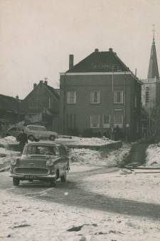 Het vroor dat het kraakte: Jan kon met zijn auto over het ijs van de Hollandsche IJssel rijden