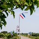 Omgekeerde vlaggen worden in Winterswijk langzaamaan weggehaald