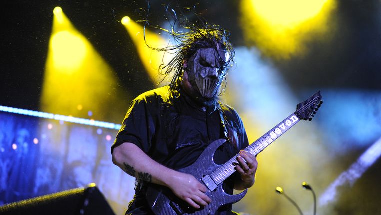 Op het podium van Graspop telde: windkracht negen, beuken en rammen. Beeld Rudy Dedoncker/Graspop