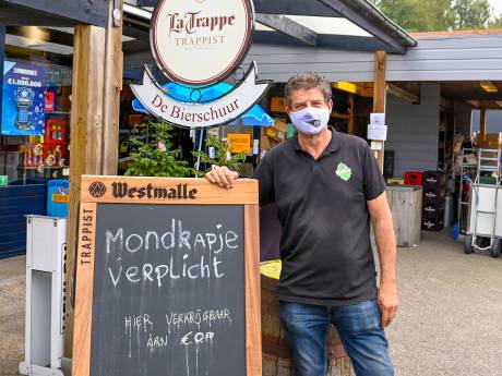 In Poppel ga je op café plassen met mondkapje op: ‘Als je hier logica op los laat, ben je spoor snel kwijt’