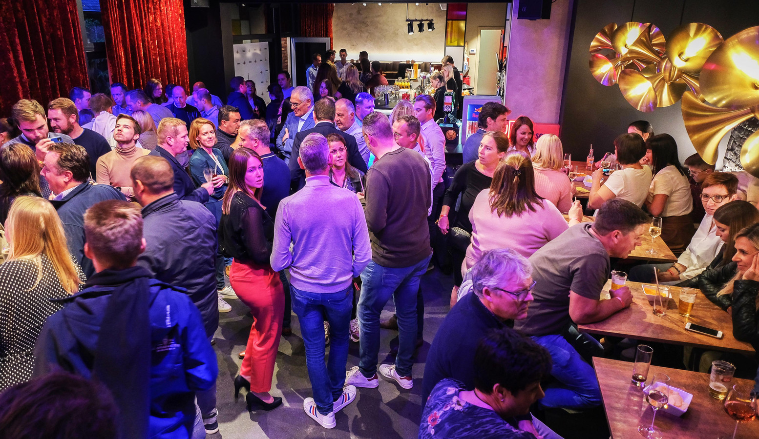 Babafest Retro-fuif in zaal Fenix en ook alle registers open in Club ...