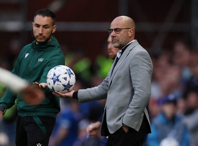 PSV-trainer Peter Bosz blikt vooruit op duel met Rangers: ‘We spelen in ...