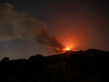 Les incendies font rage en Sicile, l'Etna entre en éruption